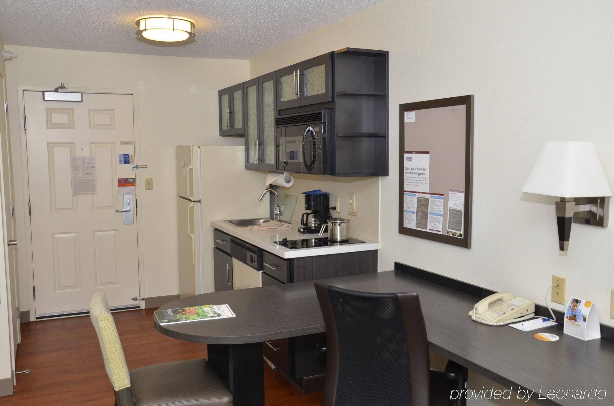 Sonesta Simply Suites Detroit وارين المظهر الخارجي الصورة