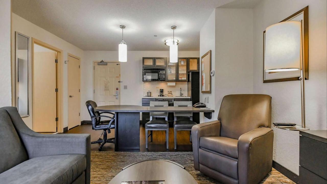 Sonesta Simply Suites Detroit وارين المظهر الخارجي الصورة